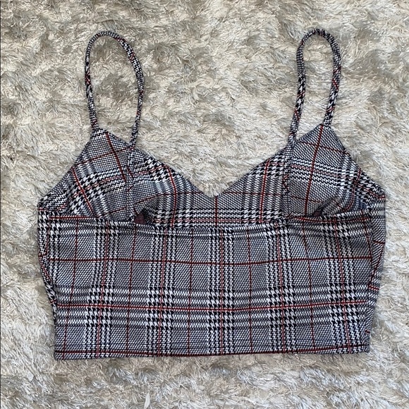 TRENDY CROP TOP!!!!!!!! - Picture 2 of 2